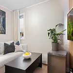 King Bed - Behind Bryggen - Renovated Des 23 * Μπέργκεν