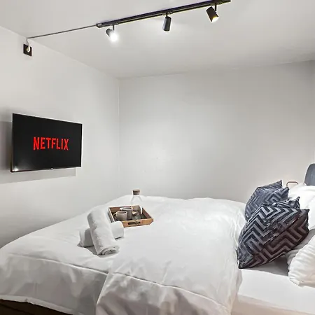 King Bed - Behind Bryggen - Renovated Des 23 Apartman Bergen