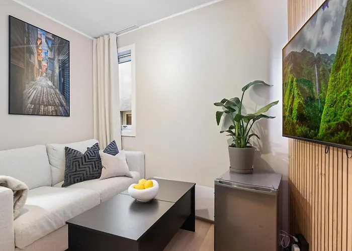 King Bed - Behind Bryggen - Renovated Des 23 * ברגן