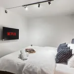 King Bed - Behind Bryggen - Renovated Des 23 Lejlighed Bergen