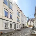 King Bed - Behind Bryggen - Renovated Des 23
